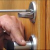 Как поменять дверь